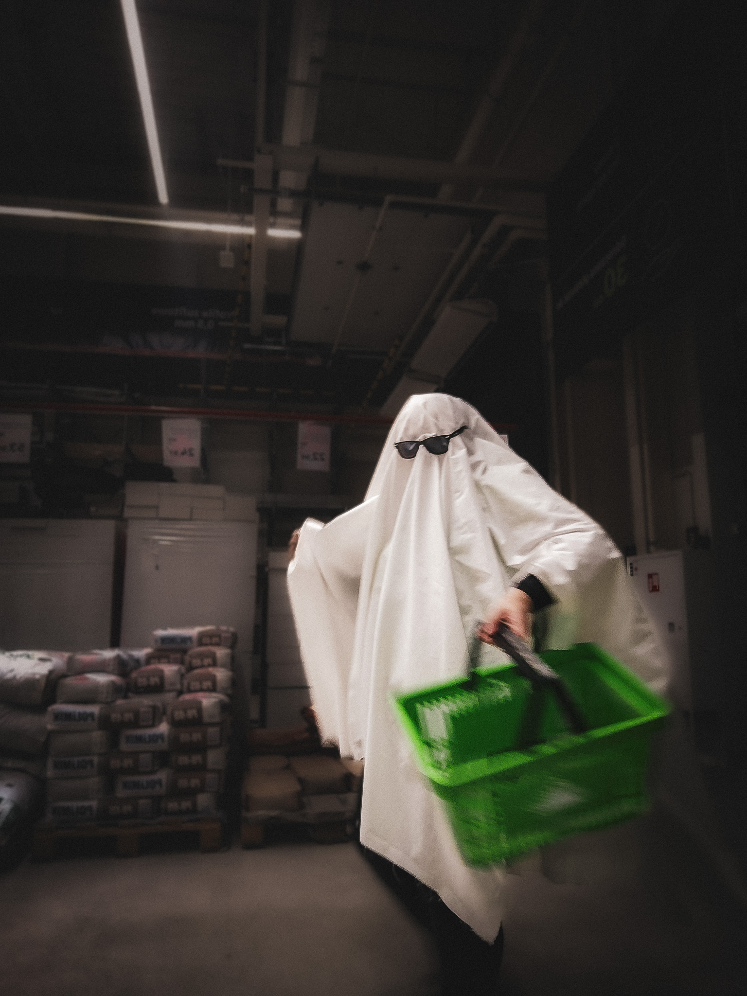 W tej chwili, nic mnie nie ogranicza. Halloween to moment, w którym mogę być kimś, kim pragnę być – wolnym duchem.